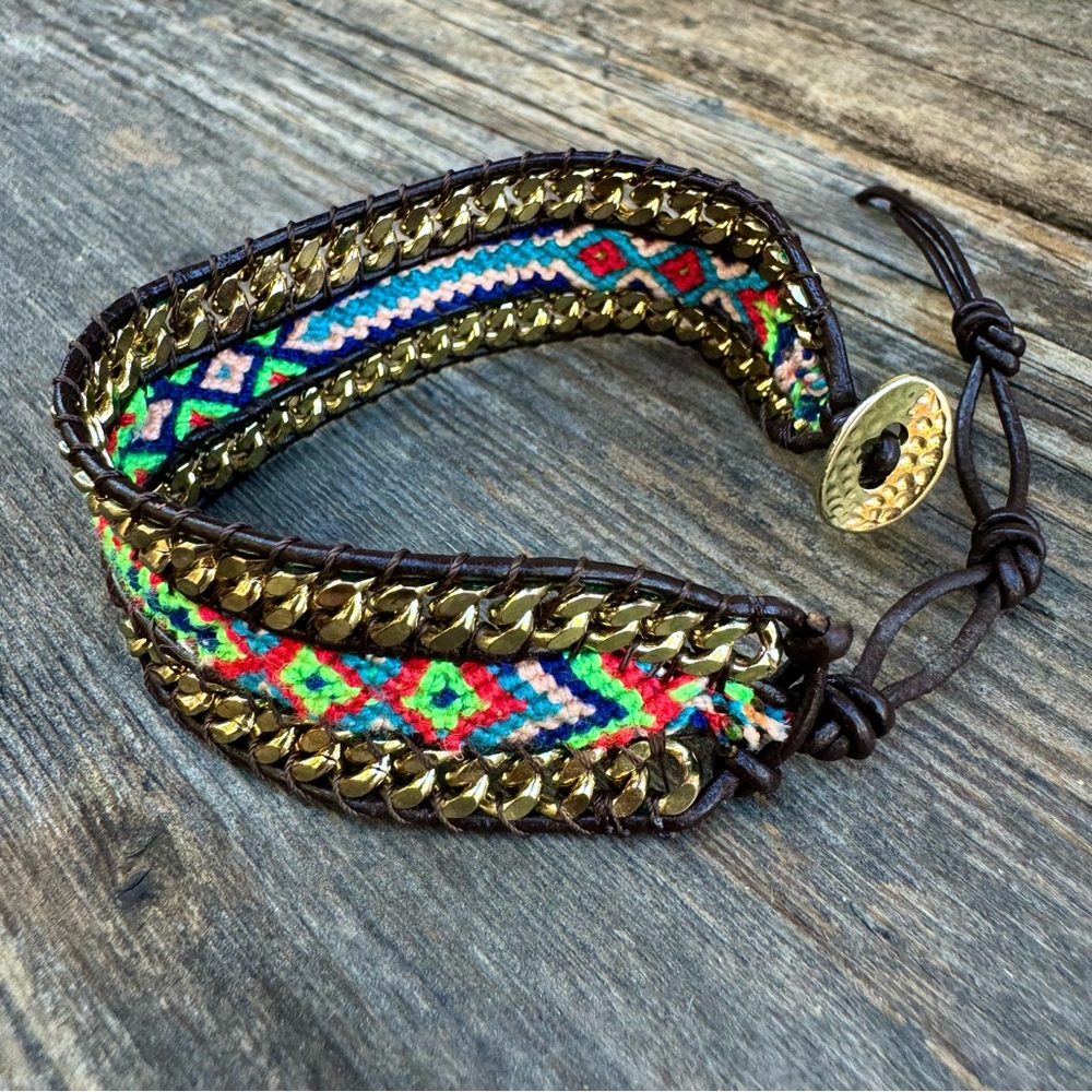 NWOT✨ Boho Western Colorful Macrame Gold Chain & Leather Friendship Bracelet